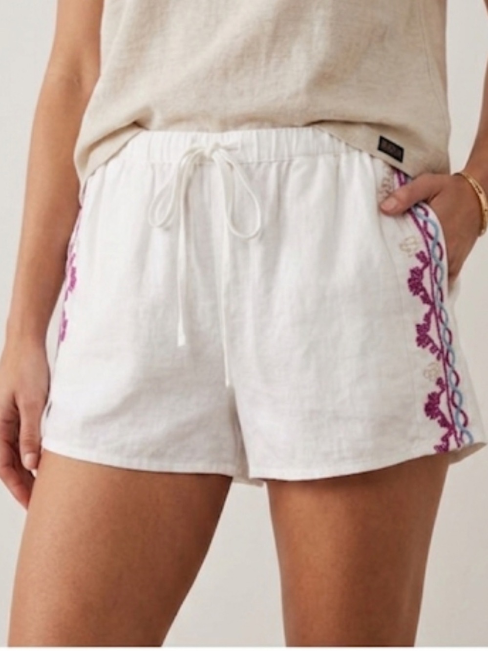 Raga Shorts with embroidery on sides Small New!